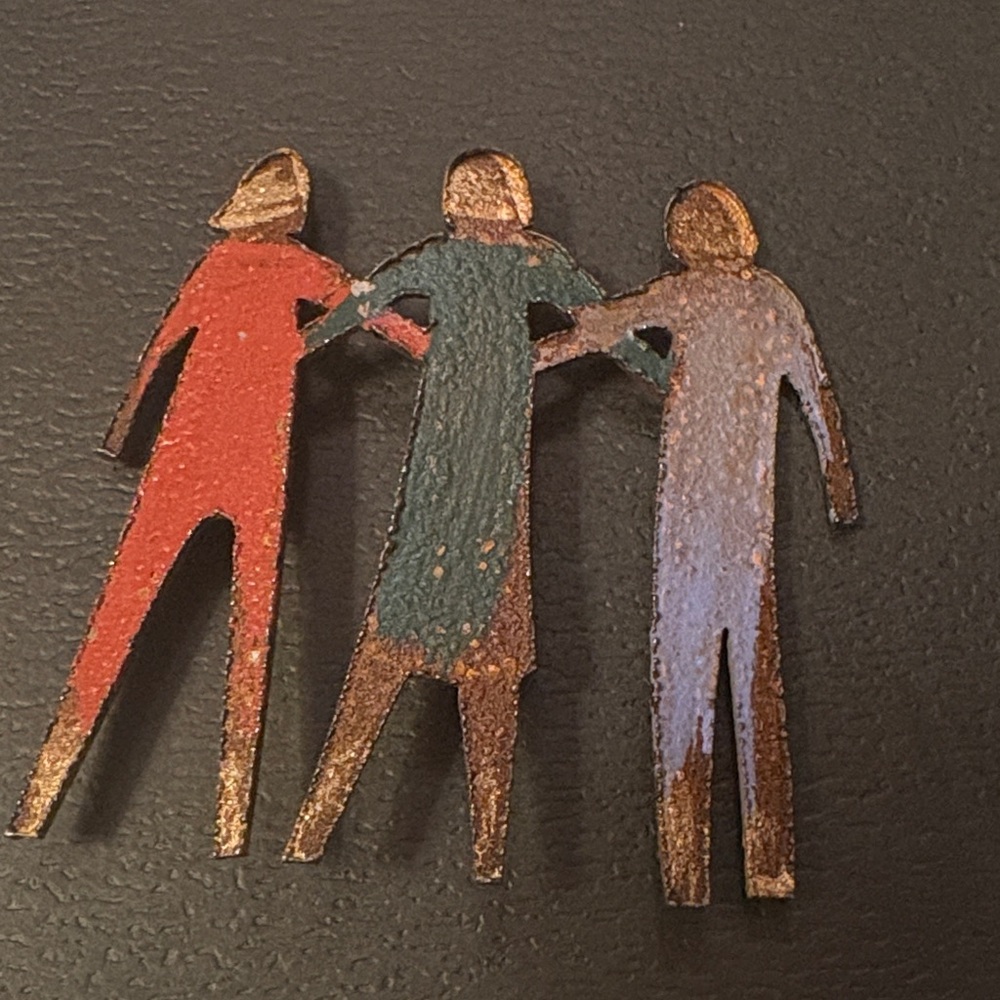 Brooch ‘ Three Women’ Handcrafted Metal
(GIFTABLE)